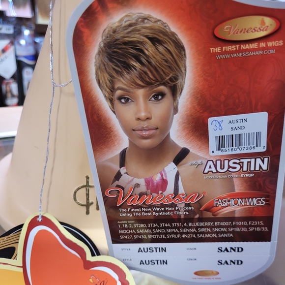 Brand new vanessa wig austin color sand - Picture 2 of 3